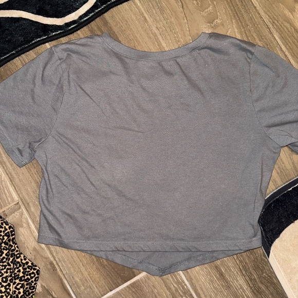 "Vintage Vibes Custom Motorcycles Cropped Graphic Tee - grey Large - Picture 2 of 8